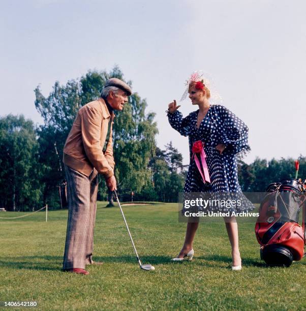 Hochzeitsnacht im Paradies, Fernsehfilm nach der Operette von Friedrich Schröder, Deutschland 1974, Regie: Thomas Engel, Darsteller: Johannes Jopi...