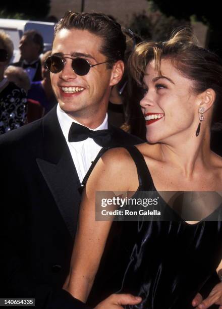 Jason Priestley and Christine Elise at the 44th Annual Primetime Emmy Awards, Pasadena Civic Auditorium, Pasadena.