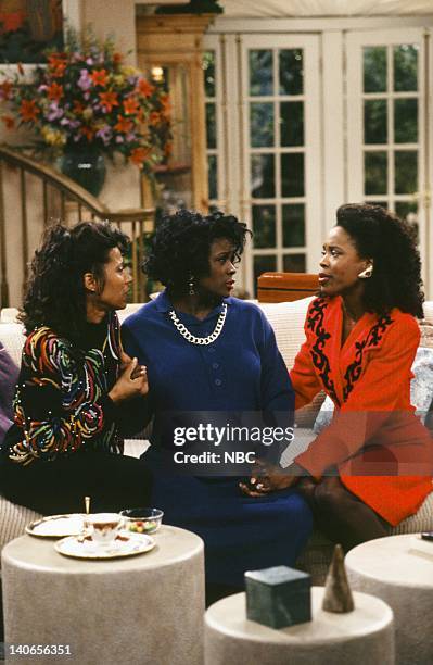 The Baby Comes Out" Episode 20 -- Pictured: Vernee Watson-Johnson as Viola 'Vy' Smith, Janet Hubert as Vivian Banks, Charlayne Woodard as Janice --...