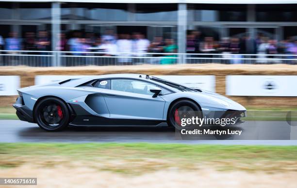 648 Lamborghini Aventador Photos Stock Photos, High-Res Pictures, and Images  - Getty Images