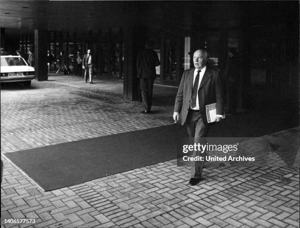 Kurt Becker Photos and Premium High Res Pictures Getty Images