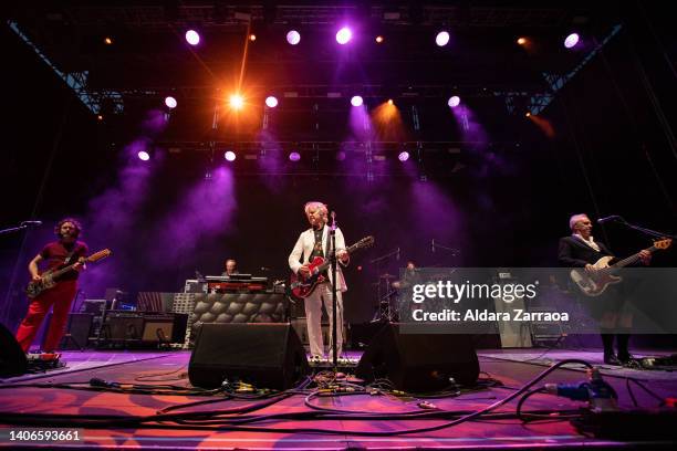 Liam Finn, Mitchell Froom, Neil Finn, Elroy Finn and Nick Seymour of Crowded House perform on stage during Noches del Botanico Festival at Real...