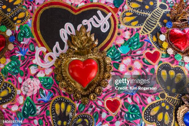 gallery heart, san miguel artisan market - mexico mural stock pictures, royalty-free photos & images