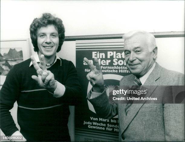 Michael Schanze singt das Lied für die ARD-Fernsehlotterie 'Ein Platz an der Sonne' für das Deutsche Hilfswerk 1978. Das Foto zeigt Michael Schanze...