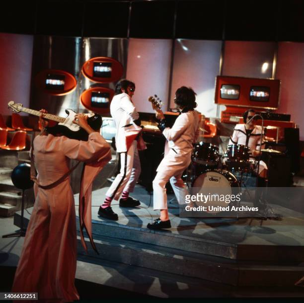 Disco, Musiksendung, Deutschland 1971 - 1982, Sendung vom 31. August 1974, Mitwirkende: britische Glam-Rock-Band 'Mud'.