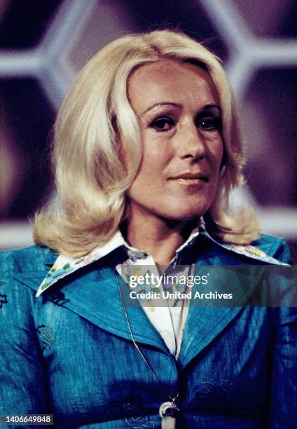 Dalli Dalli, Spielshow, Deutschland 1971 - 1986, Sendung vom 11. April 1974, Mitwirkende: Kandidatin Skirennläuferin und Olympiasiegerin Heidi Biebl.