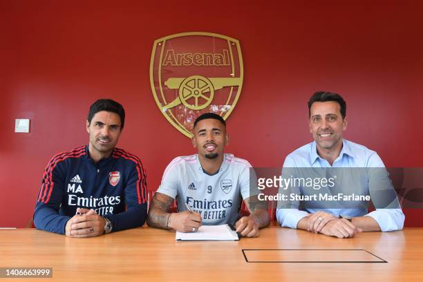 Arsenal manager Mikel Arteta and Director of Football Edu with new signing Gabriel Jesus at London Colney on July 04, 2022 in St Albans, England.