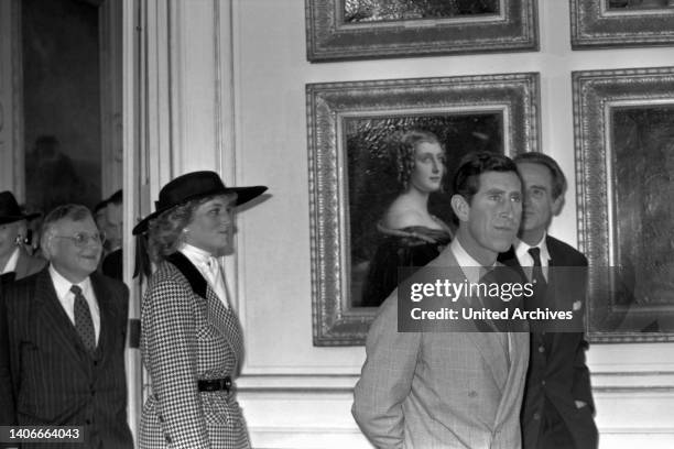 Prinzessin Diana und Prinz Charles besuchen die Schönheitengalerie auf Schloss Nymphenburg, 1987.