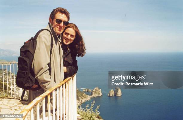 father and teenage son high up on capri island - 90s teens stock-fotos und bilder