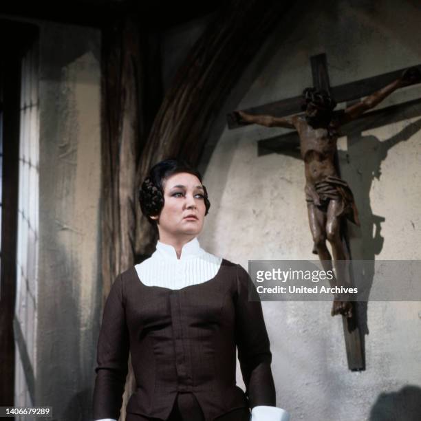 Edda Moser, berühmte deutsche Opernsängerin, Sopranistin, hier in der Rolle der Margarethe, in der Faust Oper von Charles Gounod, Foto circa 1979.