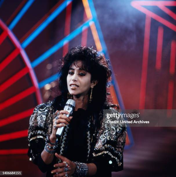 Ofra Haza, israelische Sängerin, Auftritt in der ZDF Musiksendung: P.I.T. Pop aus Israel, 1989.