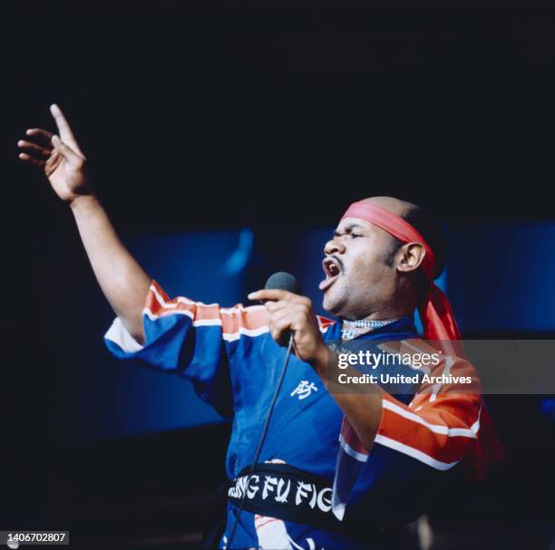 Disco, ZDF Musiksendung, Carl Douglas, Pop Sänger aus Jamaika, Auftritt mit dem Hit: Kung Fu Fighting, Deutschland, 1974.