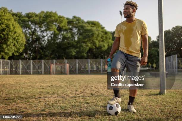 it's a good day to train hard - soccer player full body stock pictures, royalty-free photos & images