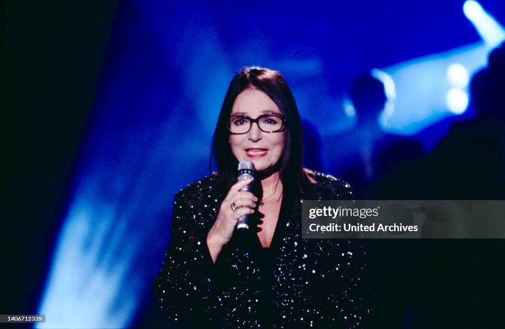 Nana Mouskouri