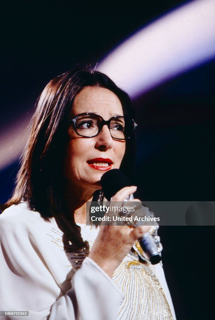 Nana Mouskouri