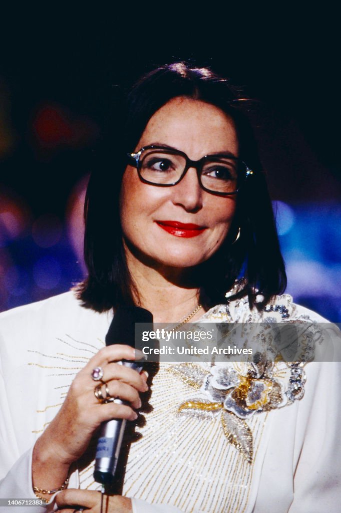 Nana Mouskouri