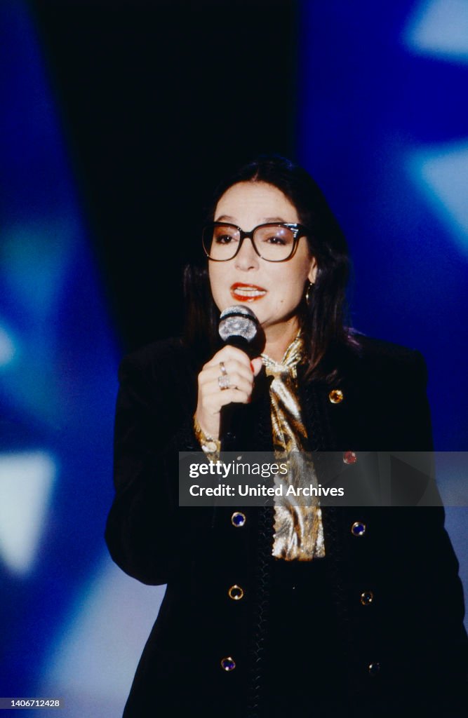 Nana Mouskouri