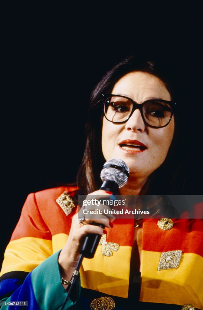 Nana Mouskouri