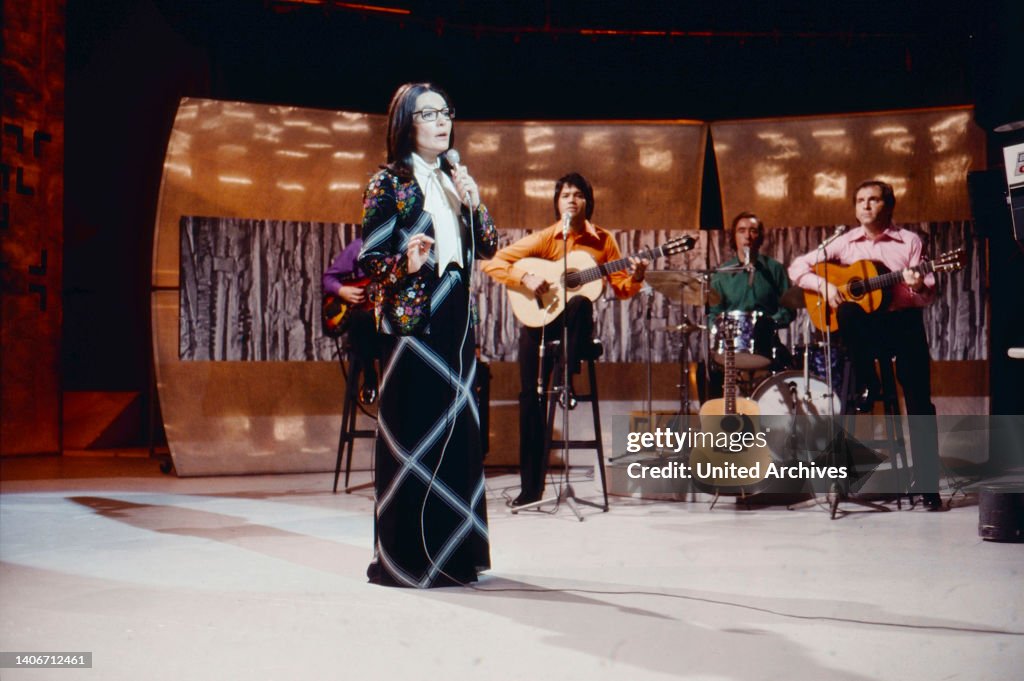 Nana Mouskouri