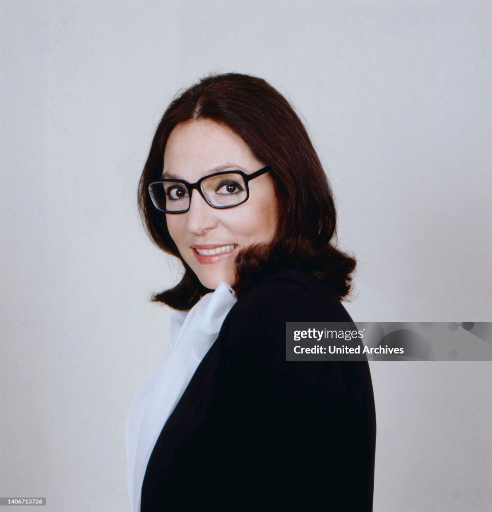 Nana Mouskouri