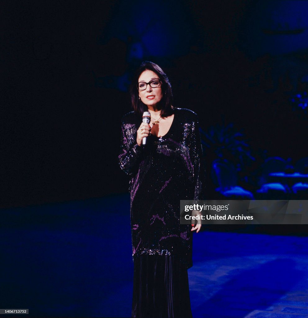 Nana Mouskouri