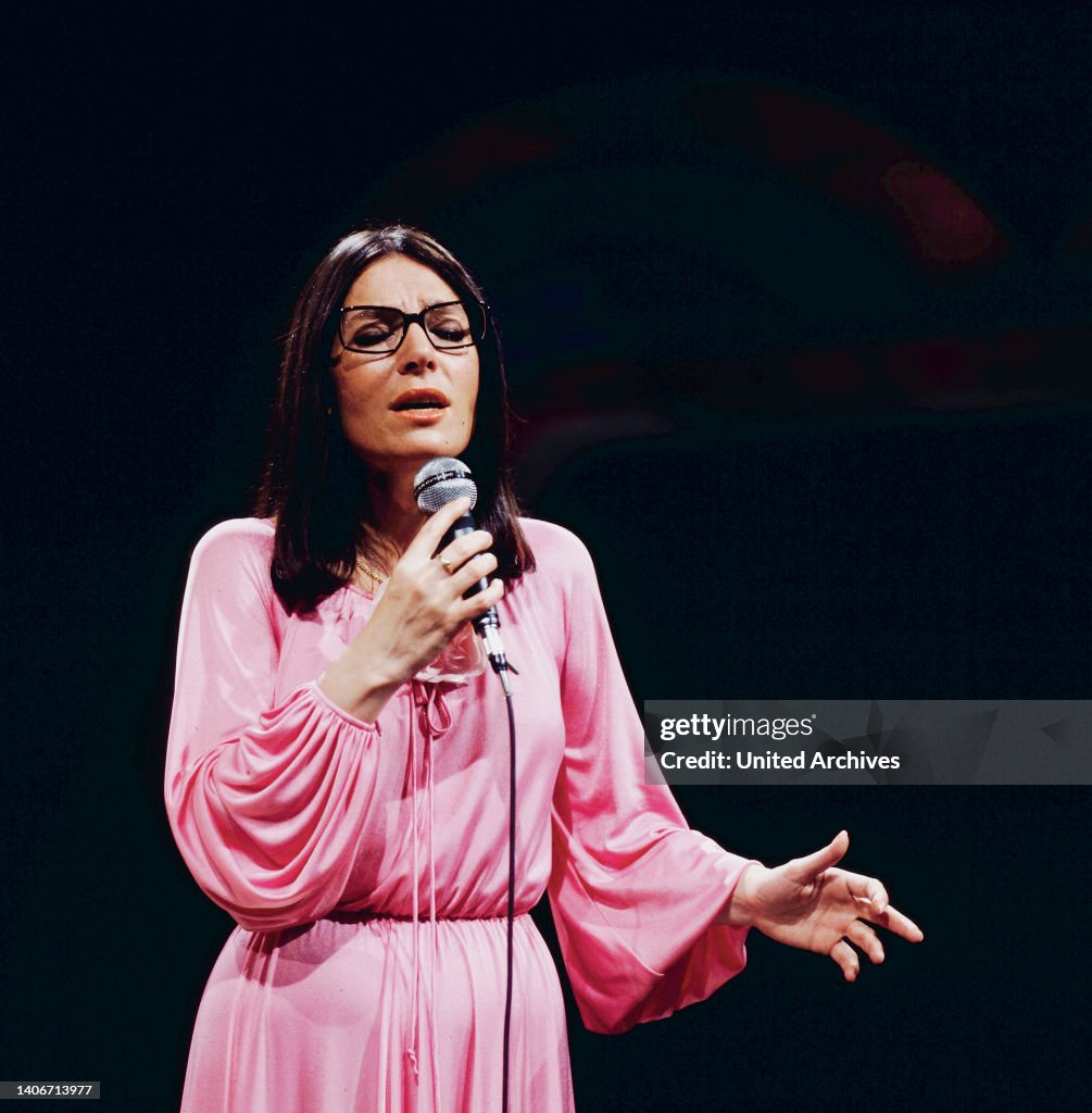 Nana Mouskouri