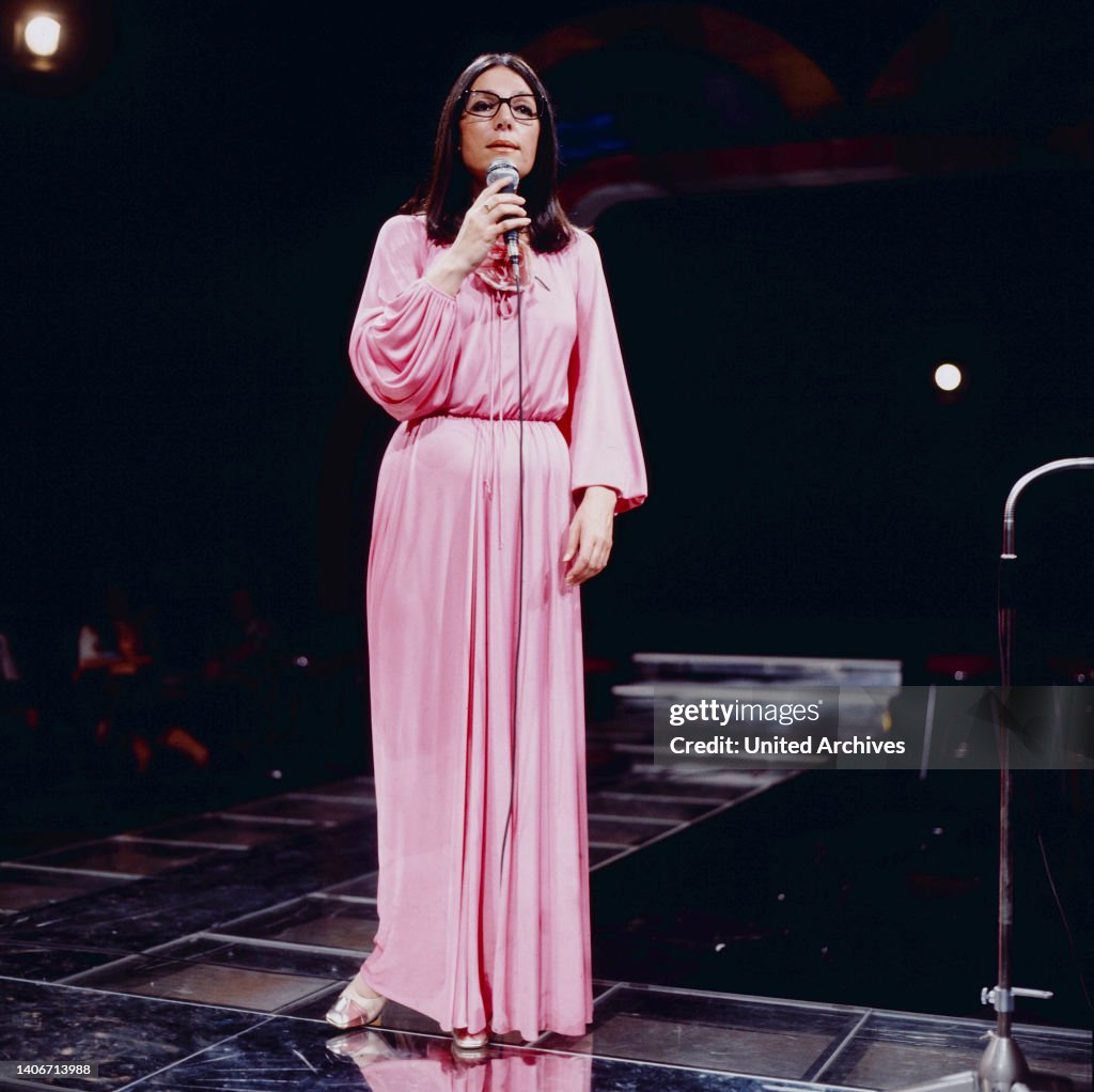 Nana Mouskouri