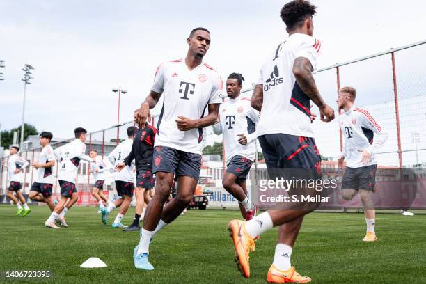 Omar Richards of FC Bayern Muenchen and Ryan Gravenberch of FC Bayern Munich during a training session of FC Bayern München at Saebener Strasse...