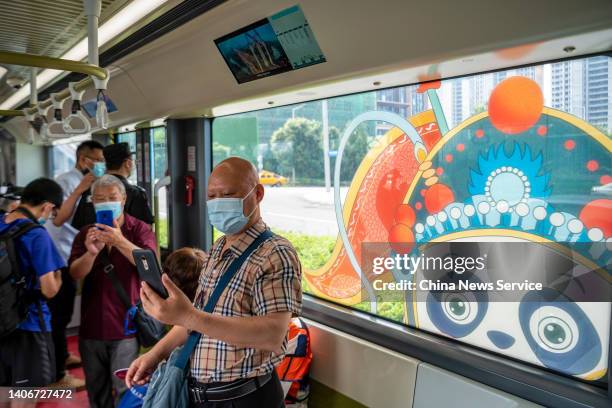 Chengdu Small Rides 52 Trackless Train Stock Photos, High-Res Pictures, and Images - Getty ...