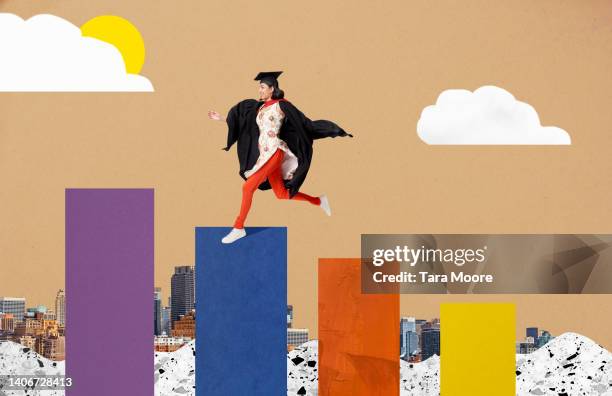 female graduate running - laurea foto e immagini stock