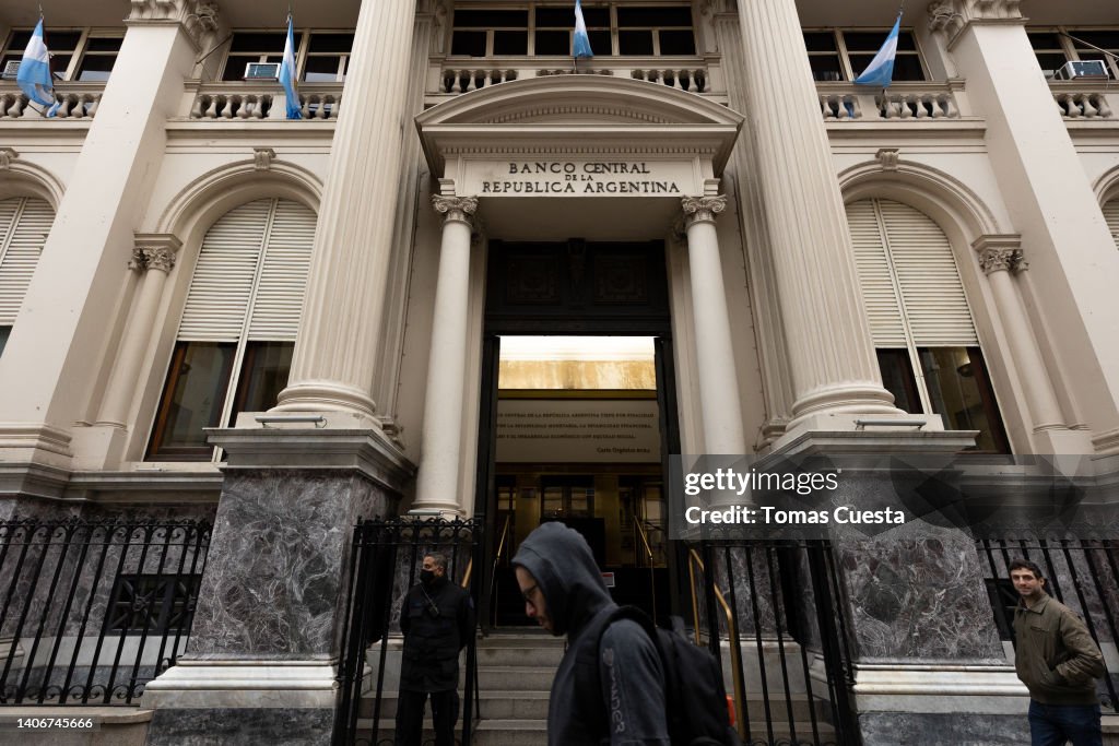 Argentina Appoints New Minister of Economy Amid Political Turmoil