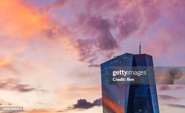 ecb building at sunset - 中央銀行 ストックフォトと画像