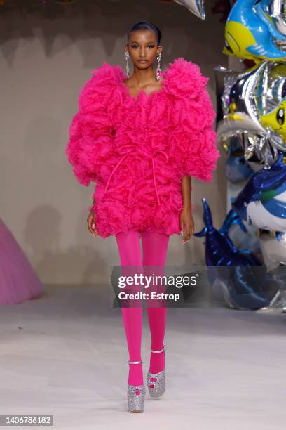 Model walks the runway during the Giambattista Valli Haute Couture Fall Winter 2022 2023 show as part of Paris Fashion Week on July 4, 2022 in Paris,...