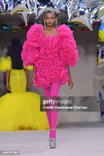 Model walks the runway during the Giambattista Valli Haute Couture Fall Winter 2022 2023 show as part of Paris Fashion Week on July 04, 2022 in...