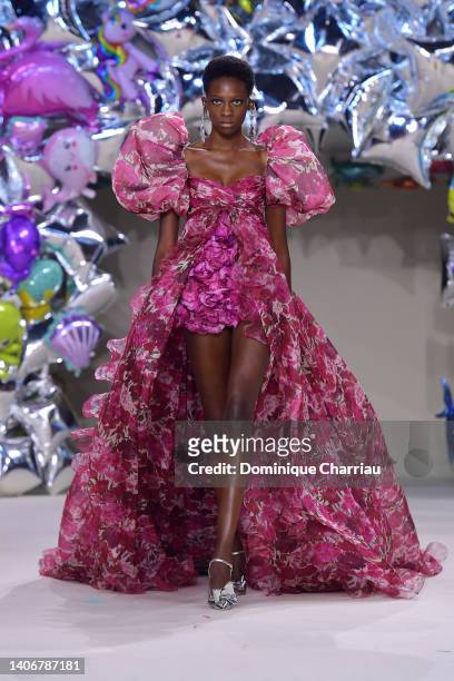 Model walks the runway during the Giambattista Valli Haute Couture Fall Winter 2022 2023 show as part of Paris Fashion Week on July 04, 2022 in...