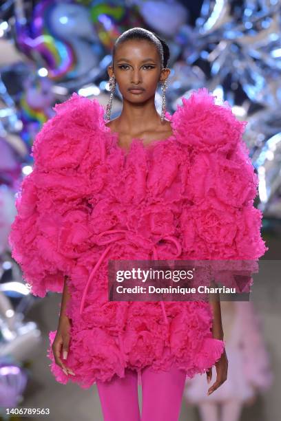 Model walks the runway during the Giambattista Valli Haute Couture Fall Winter 2022 2023 show as part of Paris Fashion Week on July 04, 2022 in...