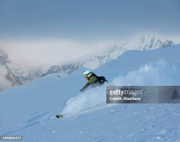 ski - alpine skiing stockfoto's en -beelden