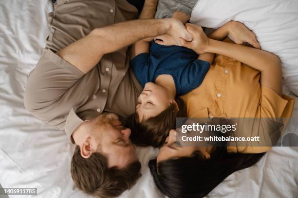 happy family vacation to spend time together. - tourist mother father child thailand stock pictures, royalty-free photos & images