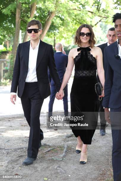 James Righton and Keira Knightley attend the Chanel Couture Fall Winter 2022 2023 show as part of Paris Fashion Week on July 05, 2022 in Paris,...