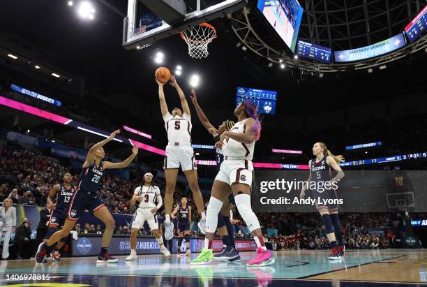 Victaria Saxton of the South Carolina Gamecocks against the Connecticut Huskies in the championship game of the 2022 NCAA Women's Basketball...