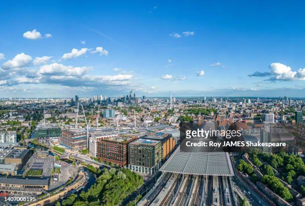 london from drone perspective, above st pancras international station - station london st pancras international stockfoto's en -beelden