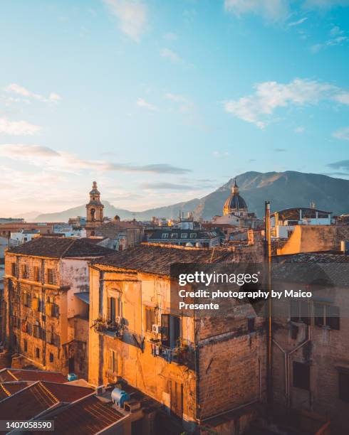 sunrise in palermo - sicilië stockfoto's en -beelden