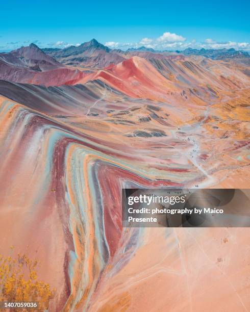 rainbow mountain - peru mountains stock-fotos und bilder