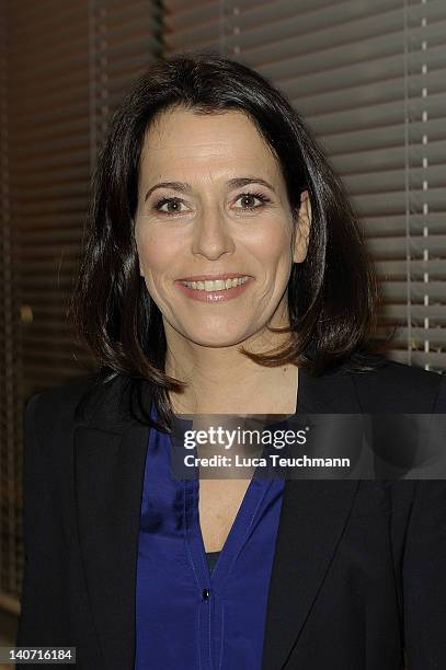 Anne Will attends the book Release Nachrichtenzeit at the Dussmann store on March 5, 2012 in Berlin, Germany.