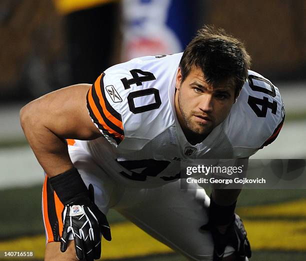 Running back Peyton Hillis of the Cleveland Browns stretches before a game against the Pittsburgh Steelers at Heinz Field on December 8, 2011 in...