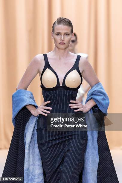 Lara Stone walks the runway during the Jean-Paul Gaultier Haute Couture Fall Winter 2022 2023 show as part of Paris Fashion Week on July 06, 2022 in...