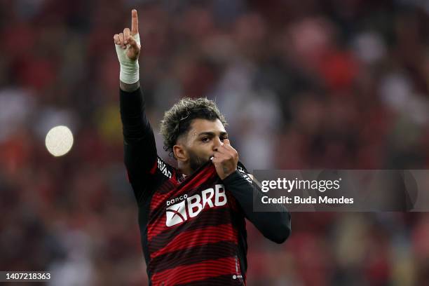 Gabriel Barbosa of Flamengo celebrates after scoring the fourth goal of his team during a Copa Libertadores round of sixteen second leg match between...