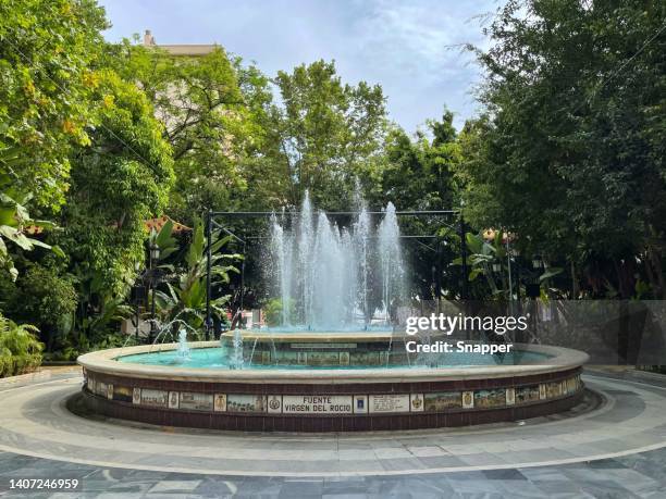 fuente virgen del rocio water fountain in alameda park, marbella, malaga, andalusia, spain - marbella 個照片及圖片檔