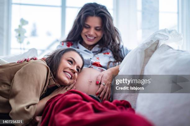 Pregnant Belly Moving Photos and Premium High Res Pictures - Getty Images
