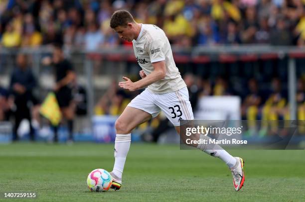 Dominique Heintz of 1. FC Union Berlin controls the ball during the pre-season friendly match between Eintracht Braunschweig and 1. FC Union Berlin...